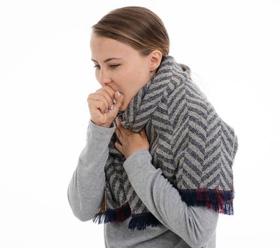 Husten ist eines der Symptome der Tuberkulose