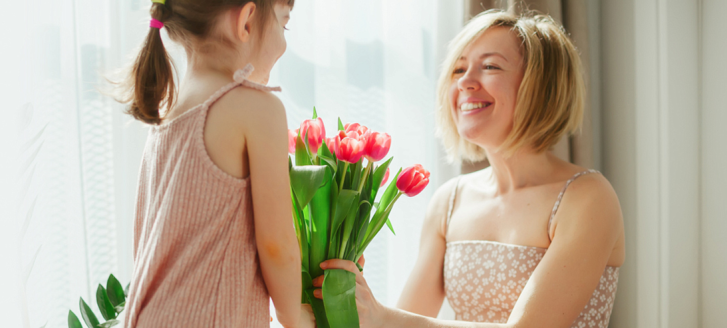 Поздравляем с наступающим 8 марта!